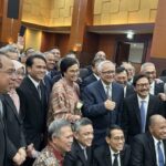 KANTOR PRESIDEN DAN RUMAH PM NEPAL DIAMUK DAN DIBAKAR MASSA