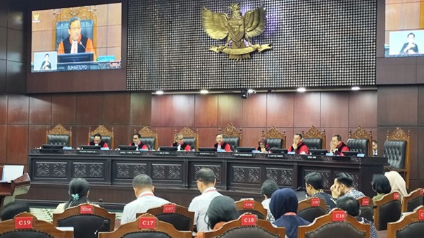 SAH, MK PUTUSKAN POLISI AKTIF TAK BISA ISI JABATAN SIPIL