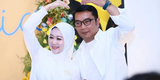 RIDWAN KAMIL DIGUGAT CERAI ISTRINYA